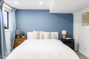 2 chambres, fer et planche à repasser, Wi-Fi, draps fournis