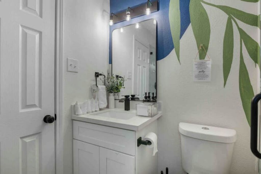 Charming Zenith home-4BRs- amazing pool- mini golf - Houston I-610&US290
