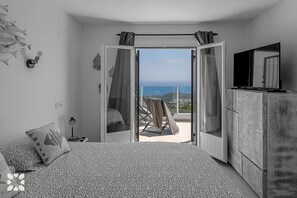 4 bedrooms, iron/ironing board, free WiFi