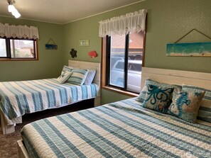 2 bedrooms, travel cot, WiFi, bed sheets