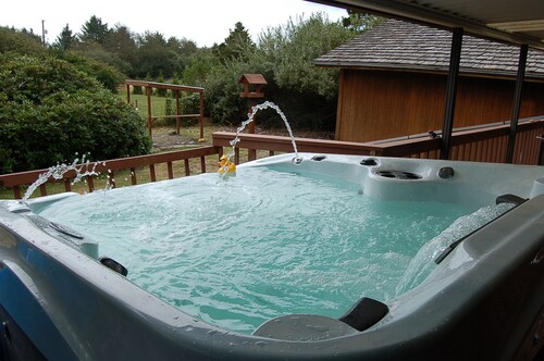 Welcoming Totem Tides 2-bedroom house Ocean Shores easy access to beach & town