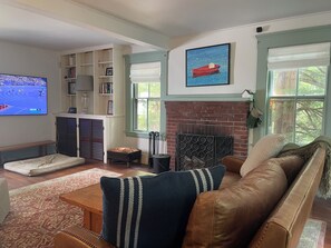 Smart-tv, böcker och datorskärmar