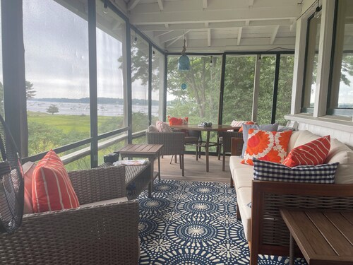 Ocean view house, 2-bedroom+den+sleeping porch, sleeps 7 in Cotuit, pet-friendly