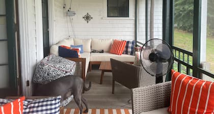Ocean view house, 2-bedroom+den+sleeping porch, sleeps 7 in Cotuit, pet-friendly