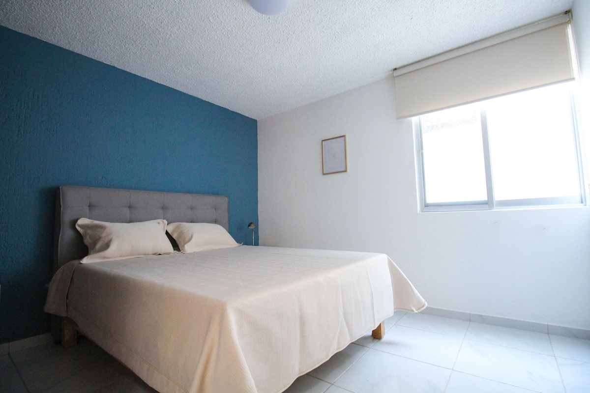 2 dormitorios, escritorio, cortinas opacas