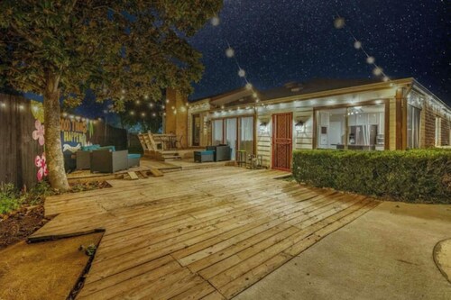 Peaceful Boho stays-4BRs-amazing pool-patio&deck-mini golf-Stafford
