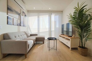 テレビ、書斎 / ワークスペース