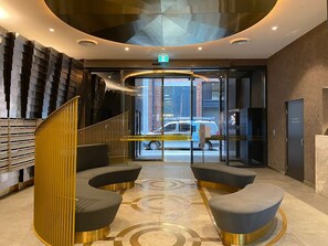 Lobby - Elegant New Apt in Adelaide Vibrant Rundle Mall (Adelaide)