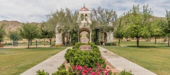 巴克艾沙漠綠洲遊戲室游泳池高爾夫