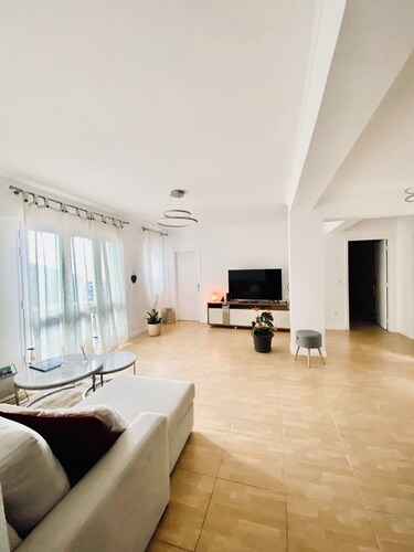 Maison, 10 Minutes de Laéroport et Plages. Idéale Vacances Familles et Amis