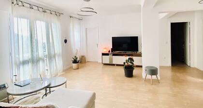 Maison, 10 Minutes de Laéroport et Plages. Idéale Vacances Familles et Amis