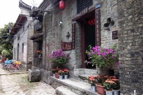 Fengguan Mountain Meilu Village Inn (Yangshuo Yulong River Scenic Area)