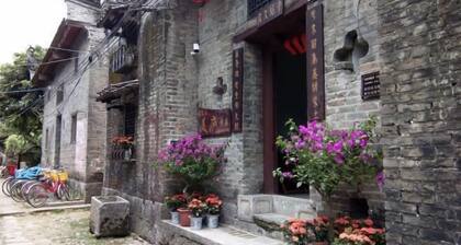 Fengguan Mountain Meilu Village Inn (Yangshuo Yulong River Scenic Area)