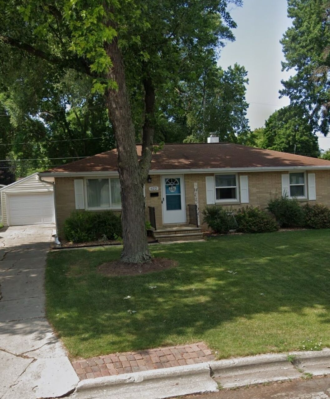 Green Bay Home- 2 bedroom, 1 bath
