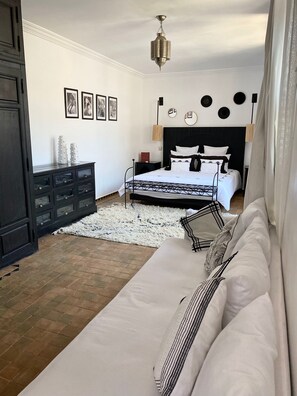 6 Schlafzimmer, Bügeleisen/Bügelbrett, Reisekinderbett, WLAN