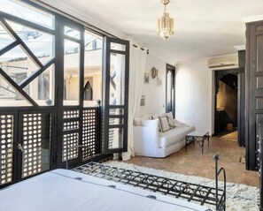 6 camere, ferro/asse da stiro, culla da viaggio, Wi-Fi