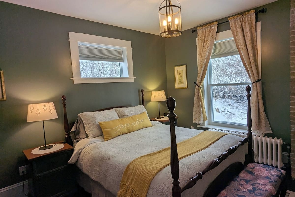 コンフォート ルーム ガーデンビュー | バスルーム | シャワー付き浴槽、バスアメニティ (無料)、ヘアドライヤー、バスローブ