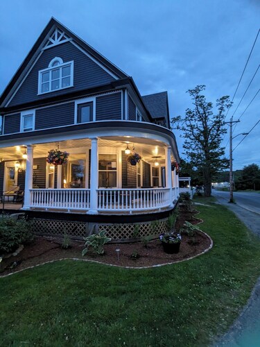 Rose & Thistle Bed & Breakfast