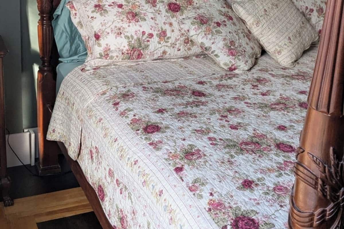Deluxe kamer | Donzen dekbedden, een kluis op de kamer, individueel gedecoreerd