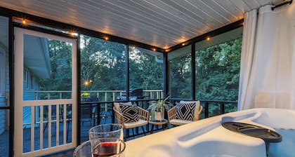 NewRiverGorge4bedroom#HotTuB#FiRePit#GameRooM#BBQGrill#PetFriendly