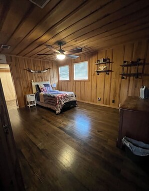4 bedrooms, WiFi, bed sheets