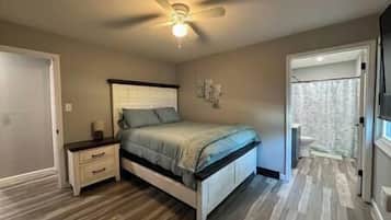 3 bedrooms, iron/ironing board, WiFi, bed sheets