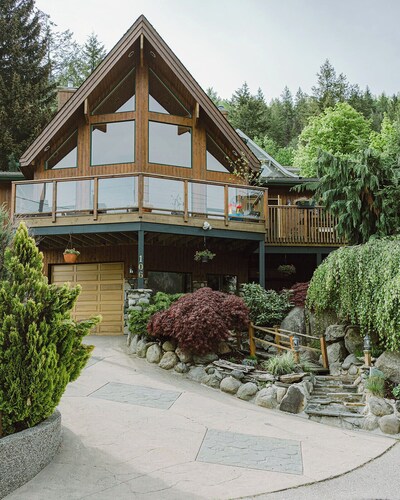 Modern Mountain Studio with Firepit - 4.9 Stars / 102 Reviews on Other Platform