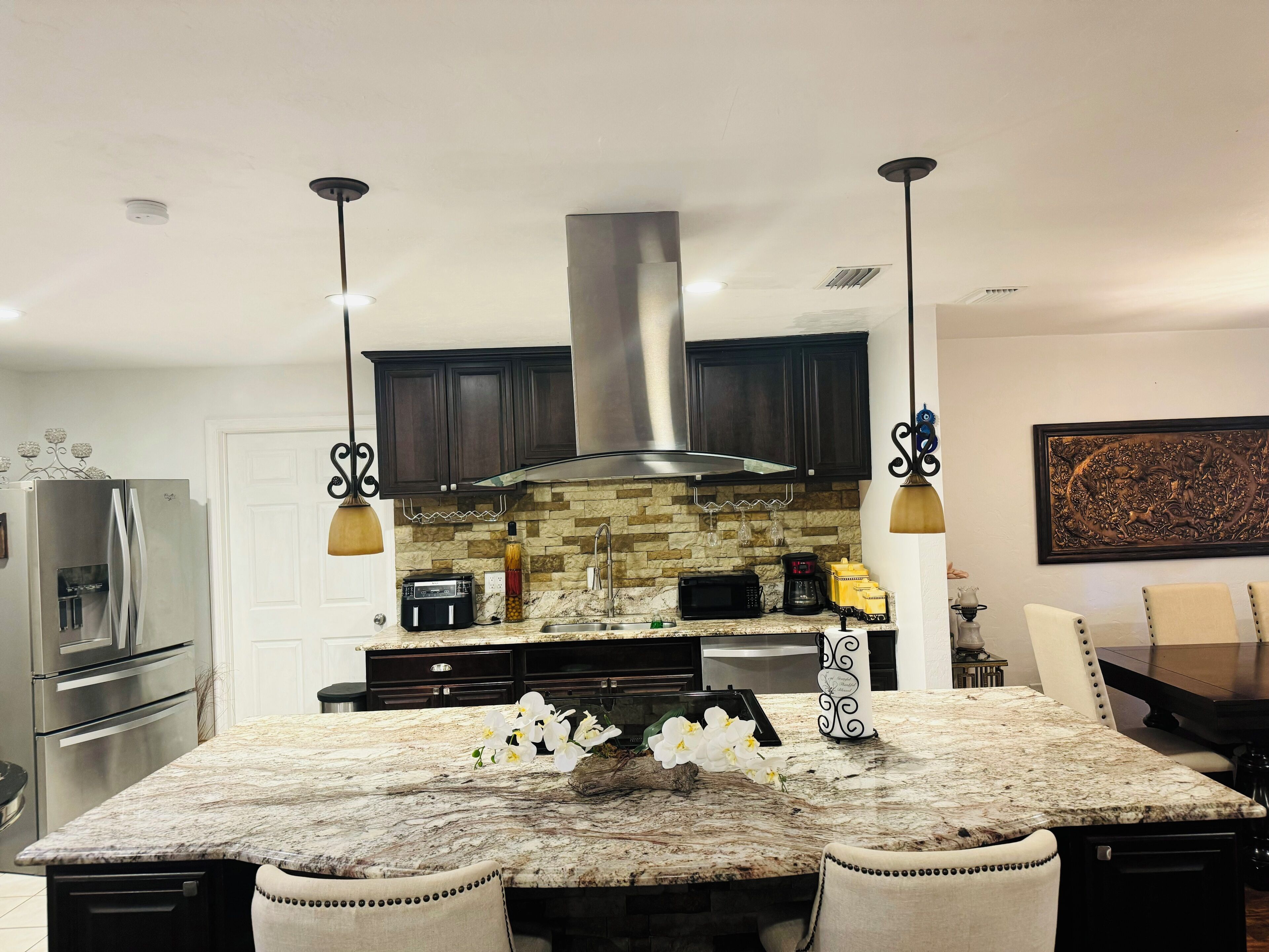 Affordable 3-bedroom house in fabulous Gainesville with AC, WiFi
