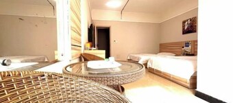 MAXHILL INN (Splashing Square)