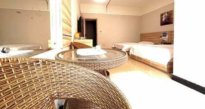 MAXHILL INN (Splashing Square)