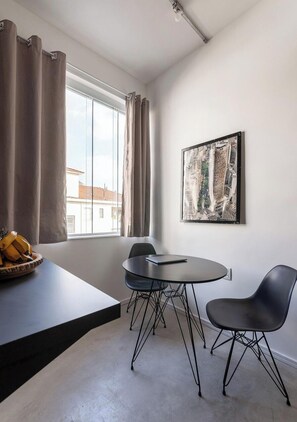 Deluxe Studio | Dining - Zest Teodoro (São Paulo)