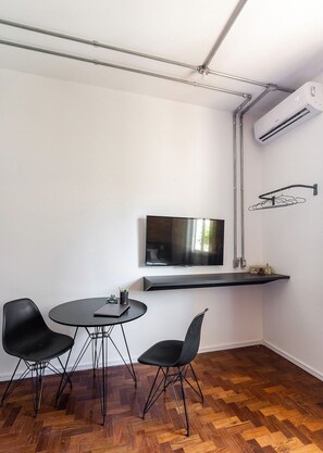 ซูพีเรียสตูิดิโอ | ภายใน