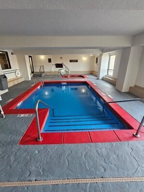 Piscine intérieure