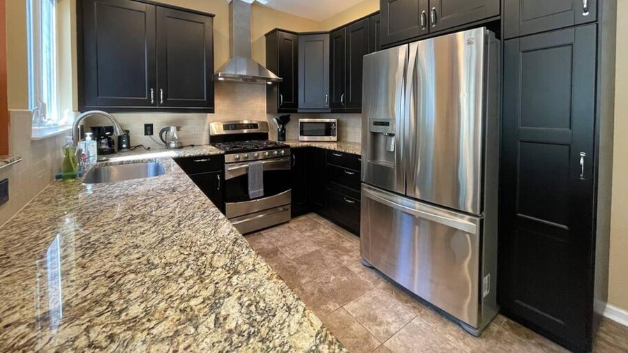 Relaxing Ranch With 1 King and 2 Queens Fast Wifi