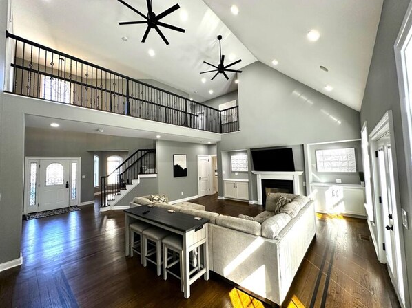 House | 6 bedrooms - Pike Creek Palace 6 Bedrooms With 5 King Beds (Wilmington)