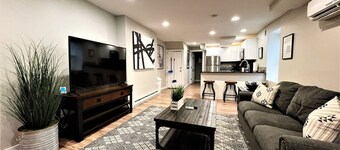 Boardwalk- Large Modern Unit With King bed Fast Wifi Free Coffee and Easy Parking