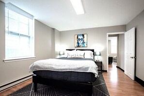 Apartment | 2 bedrooms - The Terrace at Park Place 2nd Floor Walk up -cozy 2 Bedroom Fast Wifi Free Coffee (Wilmington)