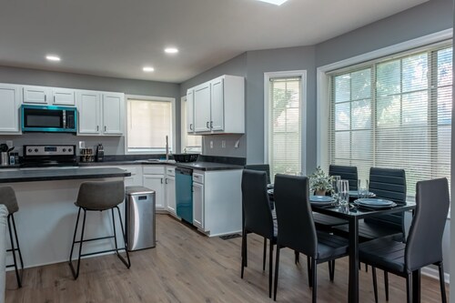 Cozy Modern Villa in New Castle