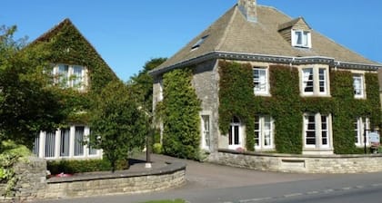 Cotteswold House