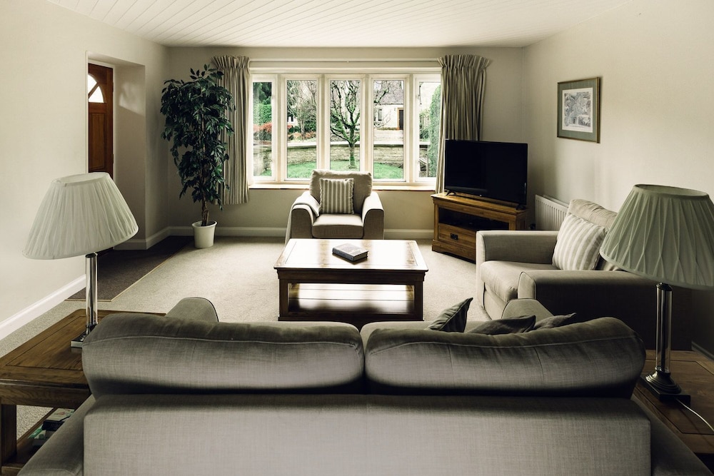 Cotteswold House by null