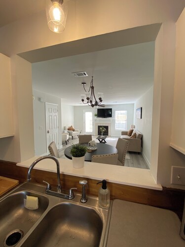 2-bedroom townhome in superb Summerville