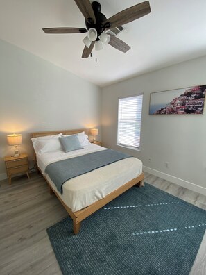 2 habitaciones, tabla de planchar con plancha, wifi y ropa de cama