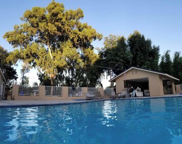 Super Large Pool, Kiddie Pool & Pavillion with Ping-Pong & BOX HOCKEY 