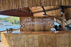 Bar (on property) - Banrai WanWan Resort (Si Sawat)