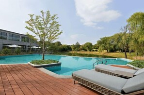 Pool - Nanjing Bojin Blossom Hill · Pipa Mountain Lodge (Sun Yat-sen's Mausoleum) (Nanjing)