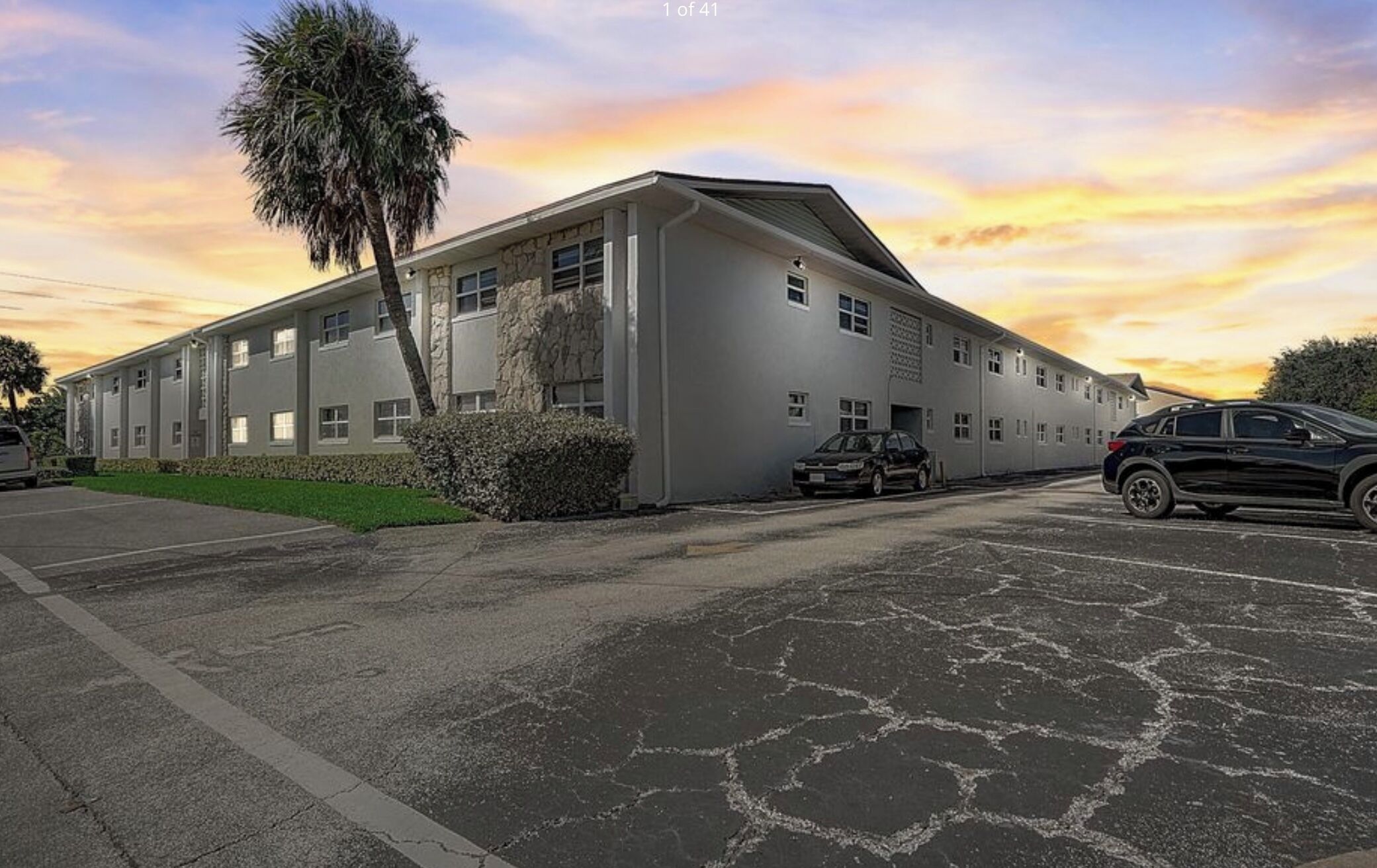 Cozy Cocoa Beach With Pool, Walking Distance to the Beach and the Famous Pier
