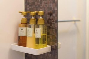 Bathroom amenities - Guesthouse ZenNichi (Kyoto)