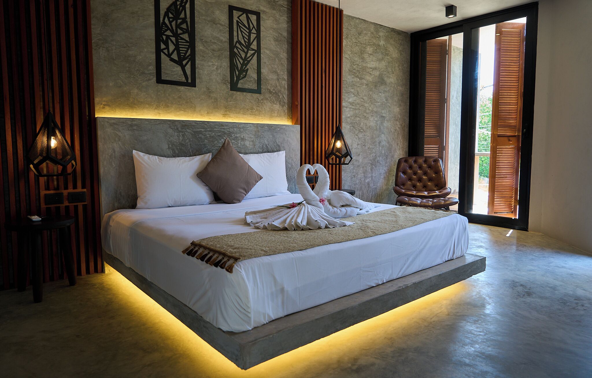 Deluxe Room, 1 King Bed | Free WiFi, bed sheets