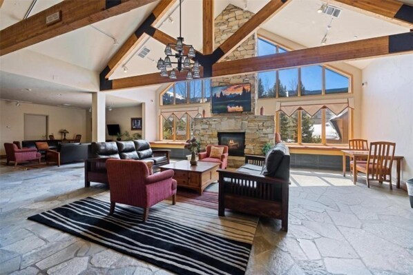 Exterior - 2 Bedroom Gateway Lodge Condo Near Mountain House (Keystone)