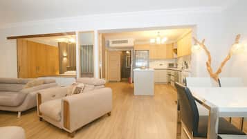Suite Luxe, coin cuisine, vue mer | Chambres insonorisées, Wi-Fi gratuit